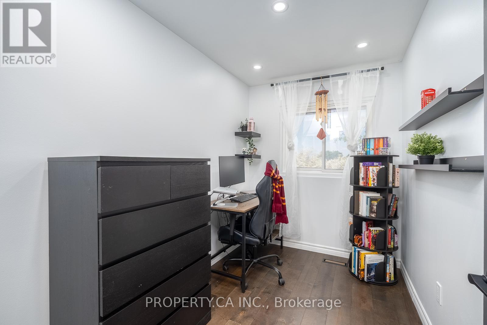 #49 2779 GANANOQUE DRIVE - 26