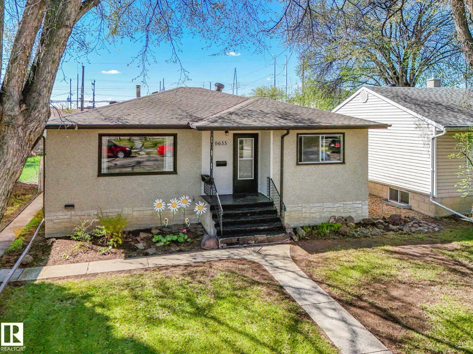 9635 64 AV NW - 11