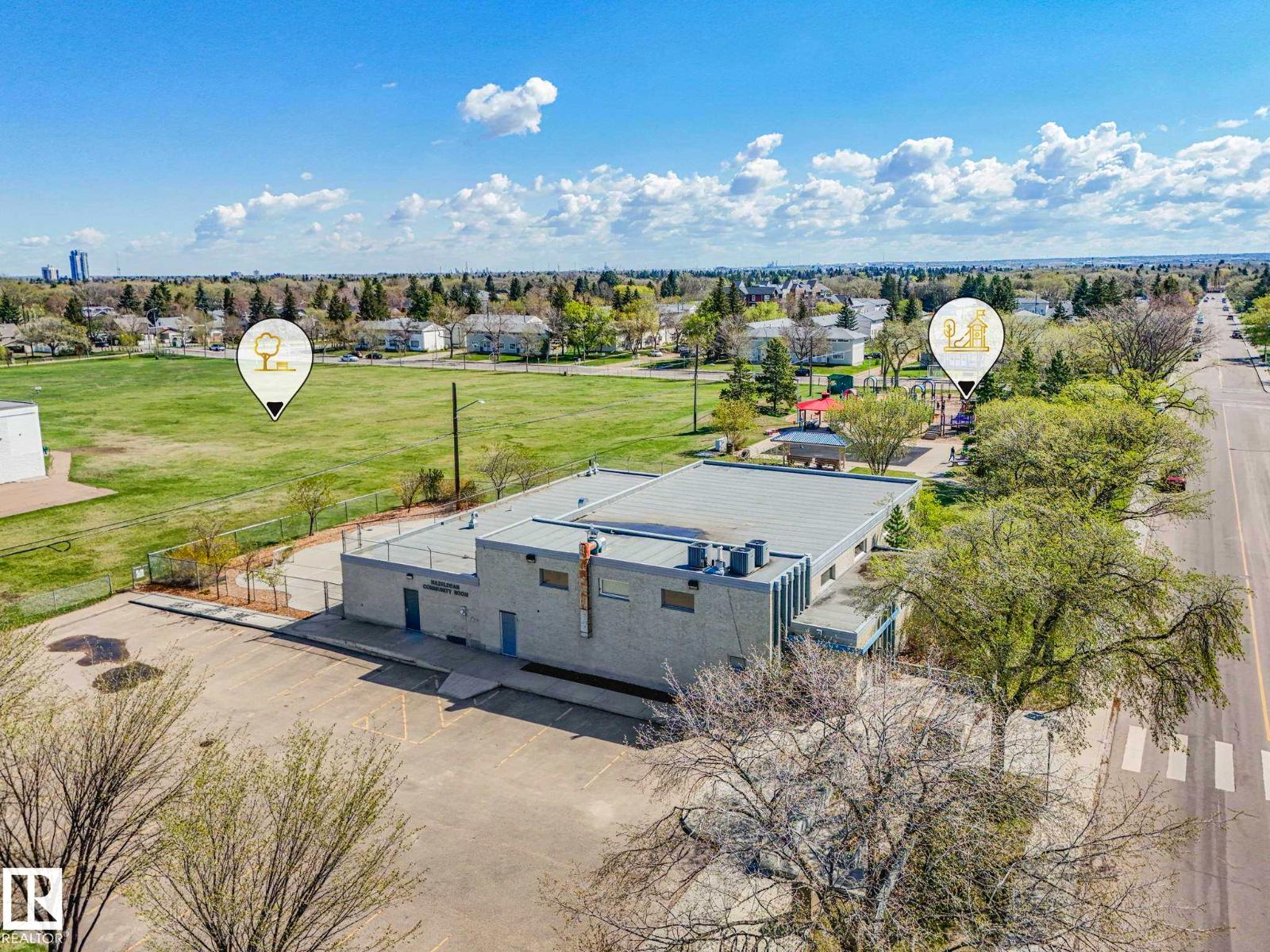 9635 64 AV NW - 21