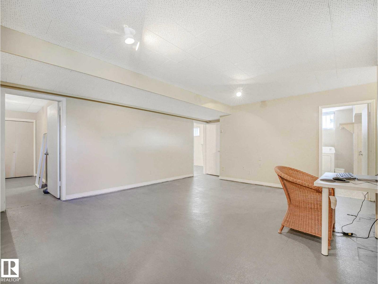9635 64 AV NW - 63