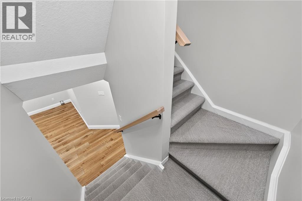 700 KARLSFELD Road, Waterloo, Ontario, N2T2W4 — Photo 7