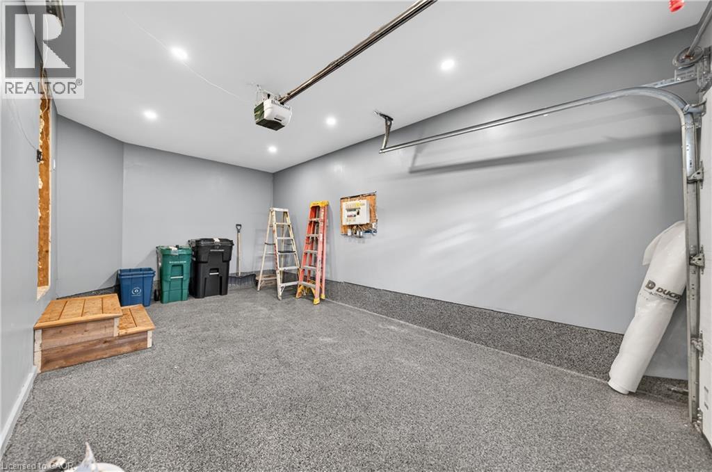700 KARLSFELD Road, Waterloo, Ontario, N2T2W4 — Photo 9
