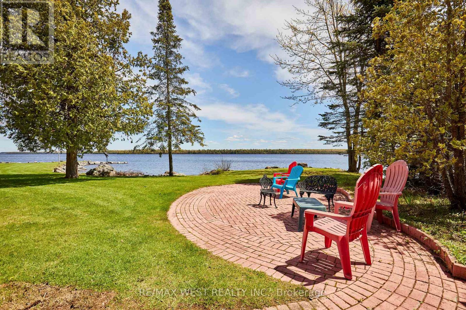 557 RIVERSIDE DRIVE - 16