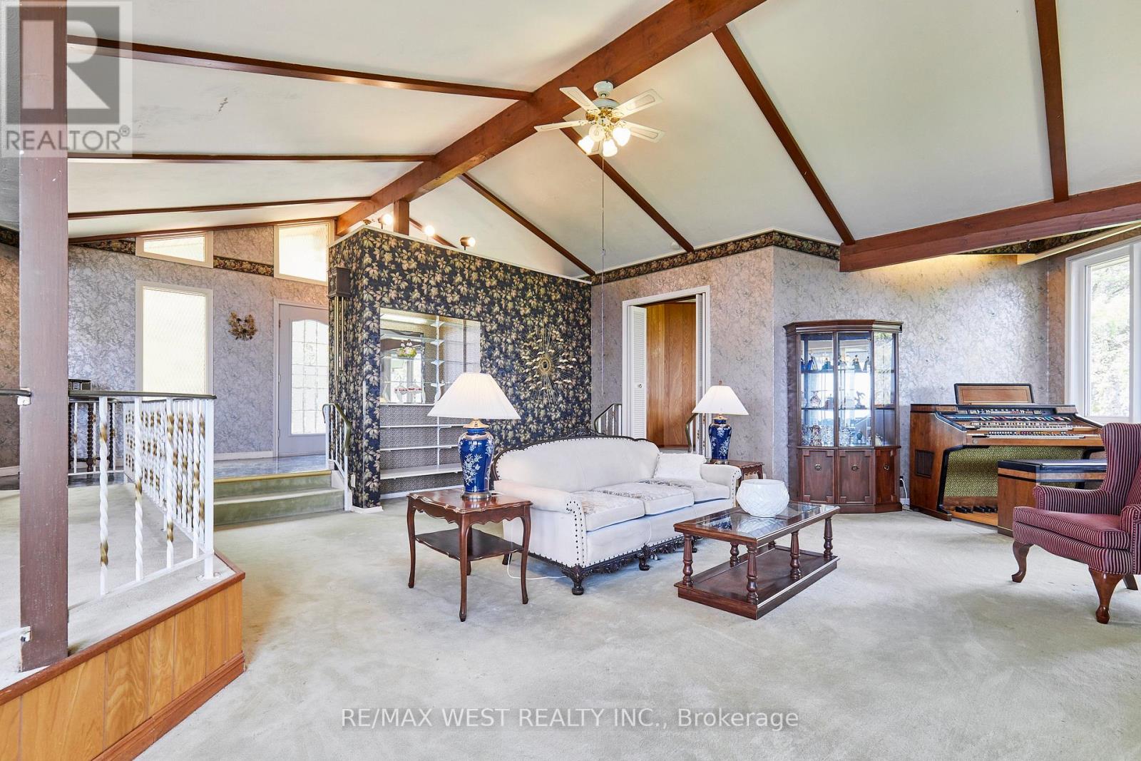 557 RIVERSIDE DRIVE - 20