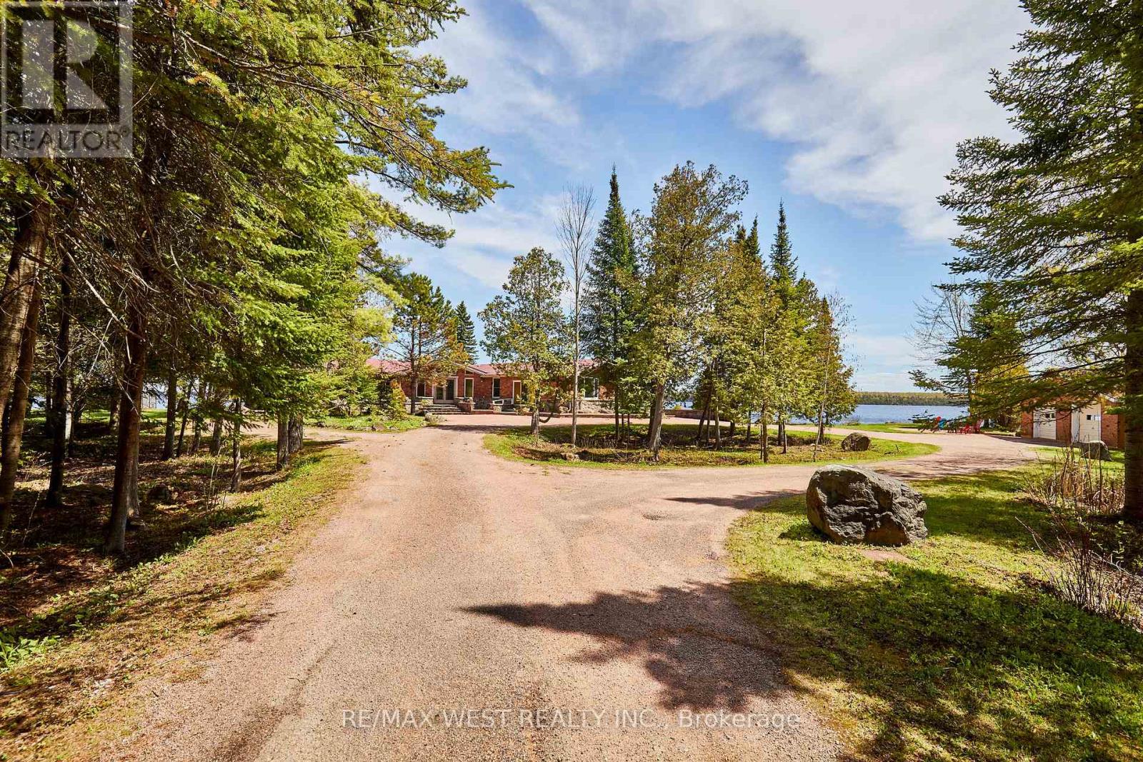 557 RIVERSIDE DRIVE - 7