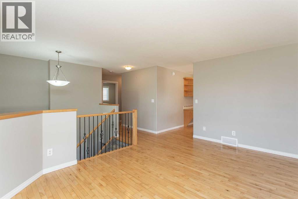 210 Lindsay Avenue - photo 4