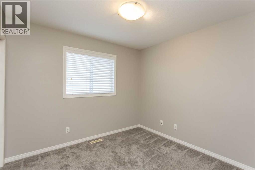 210 Lindsay Avenue — photo 15