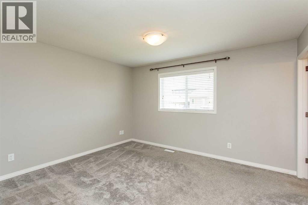 210 Lindsay Avenue — photo 11