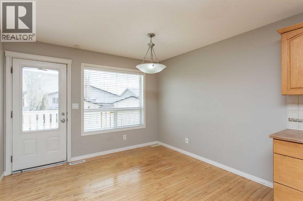 210 Lindsay Avenue — photo 10