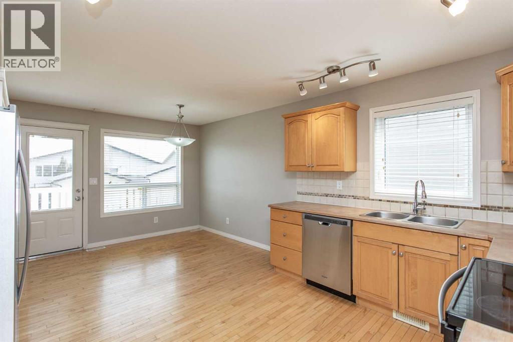 210 Lindsay Avenue - photo 5