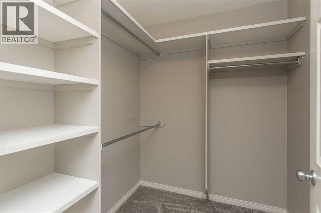 210 Lindsay Avenue — photo 14