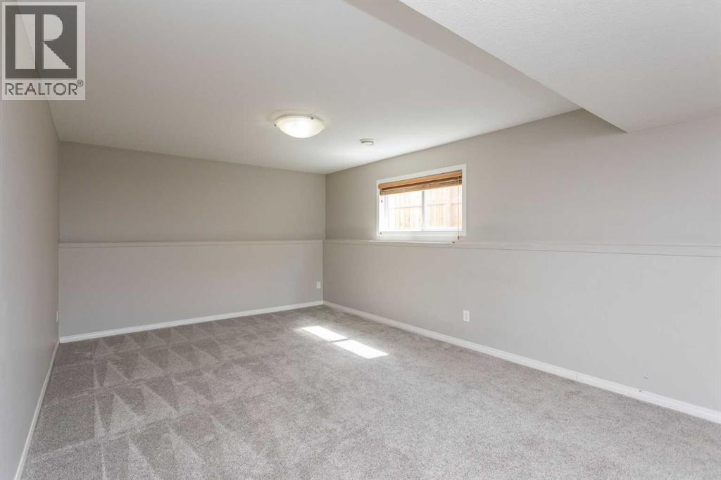 210 Lindsay Avenue — photo 22