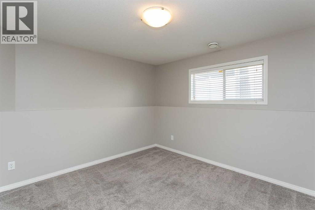 210 Lindsay Avenue — photo 24