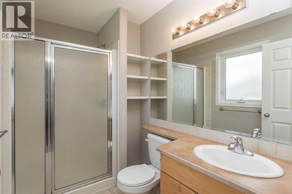 210 Lindsay Avenue — photo 13