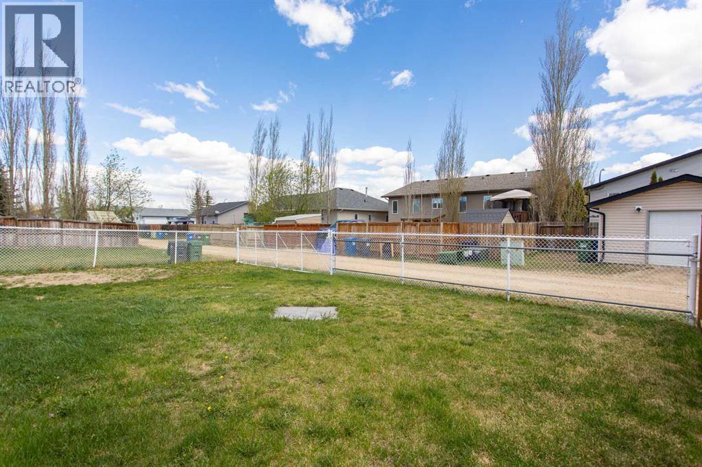 210 Lindsay Avenue — photo 30