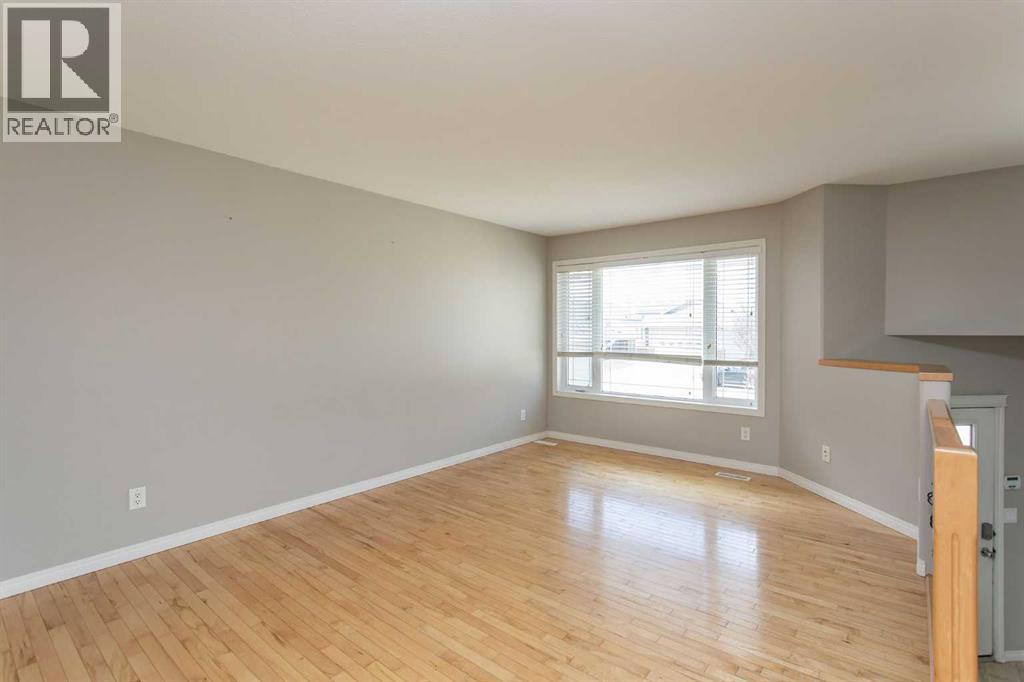 210 Lindsay Avenue - photo 2