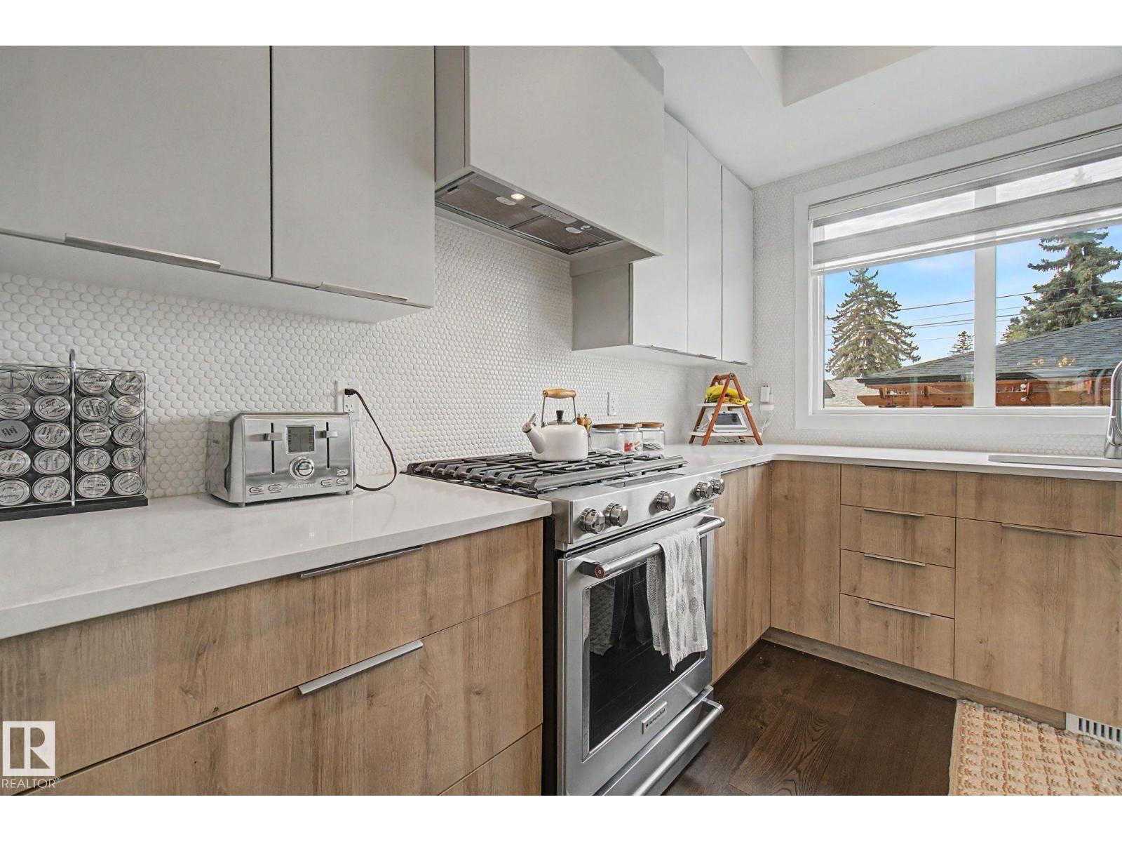 11406 55 AV NW - 13
