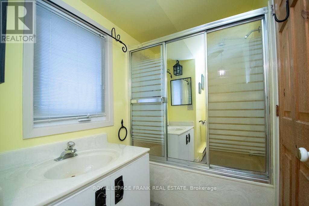 674 DICKIE ROAD - 29