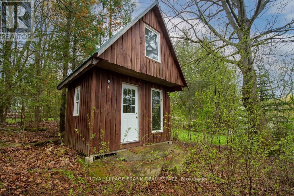 674 DICKIE ROAD - 33