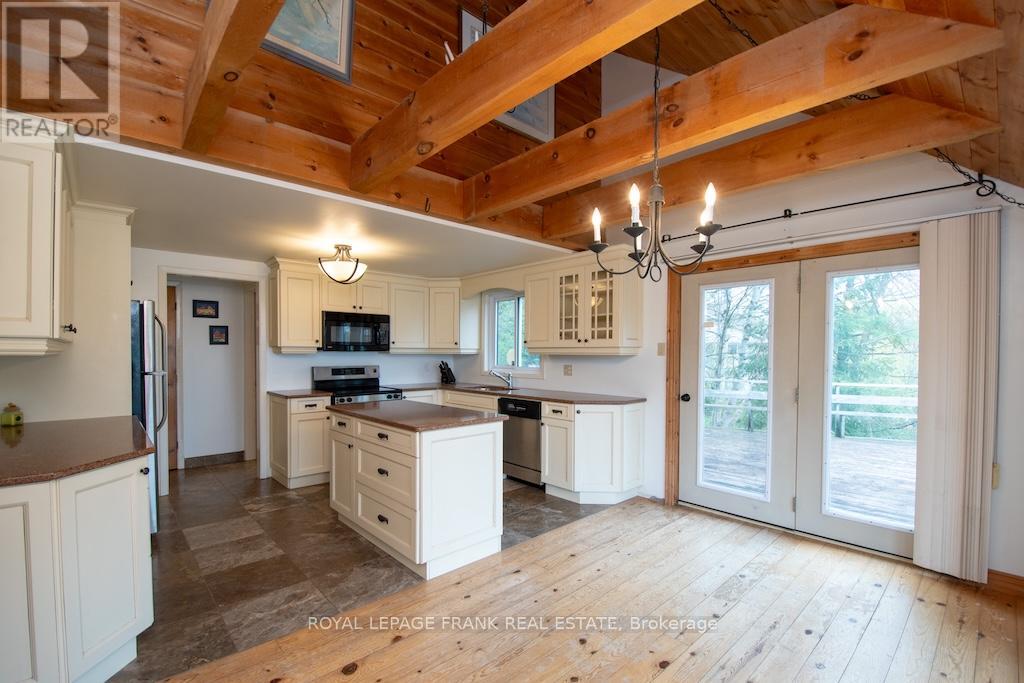 674 DICKIE ROAD - 9