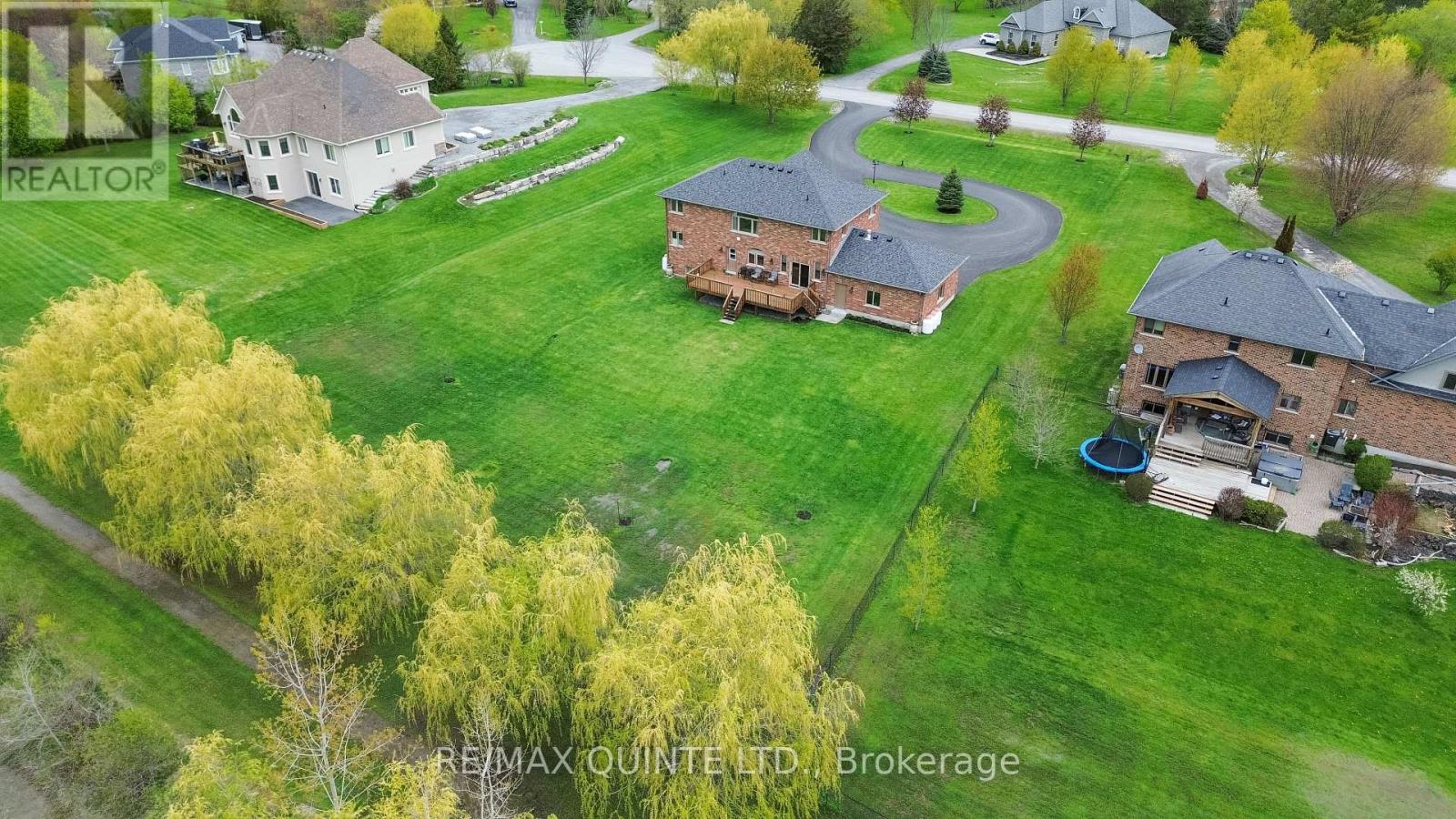 39 DEERFIELD COURT - 8