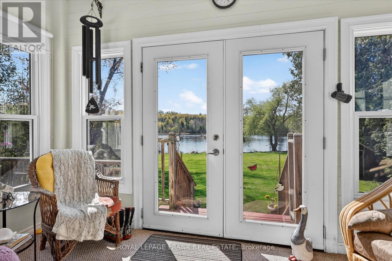 187 RIVER LANE - 13