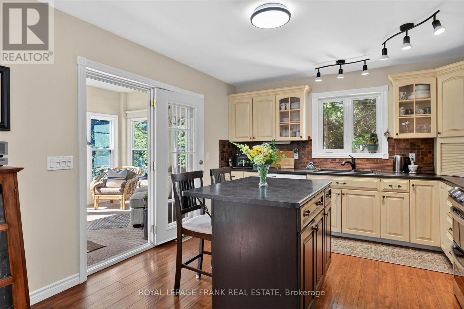 187 RIVER LANE - 8