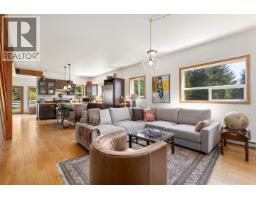 8950 Pemberton Meadows Road, Pemberton, BC V0N2L2 Photo 7