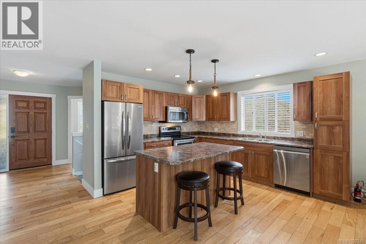 220 Westwood Rd - Image 3
