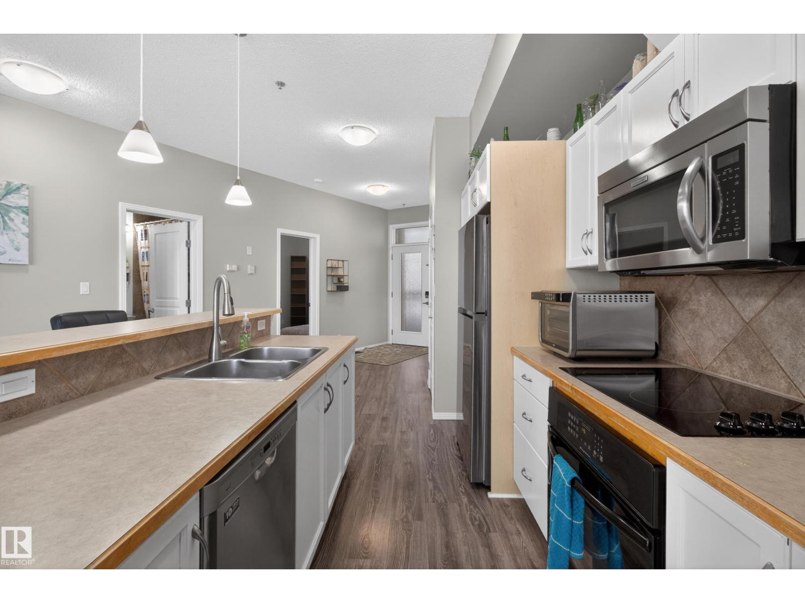 #341 4827 104A ST NW - 16