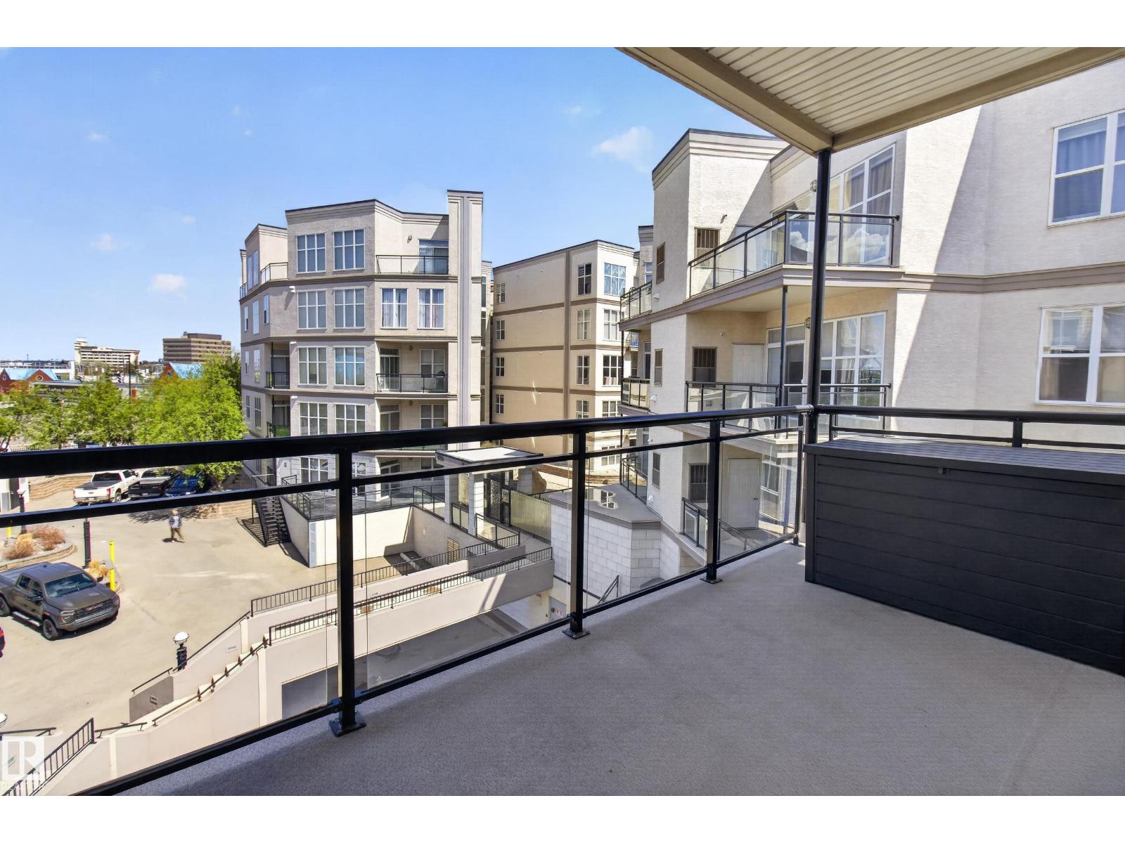 #341 4827 104A ST NW - 36