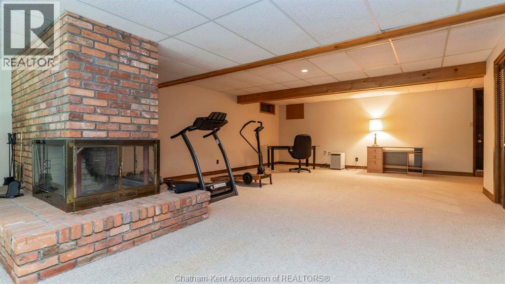 7678 TALBOT TRAIL West - 32