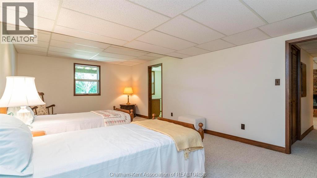 7678 TALBOT TRAIL West - 36
