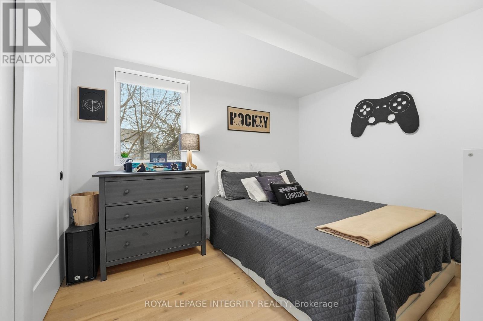 221 WESLEY AVENUE - 32