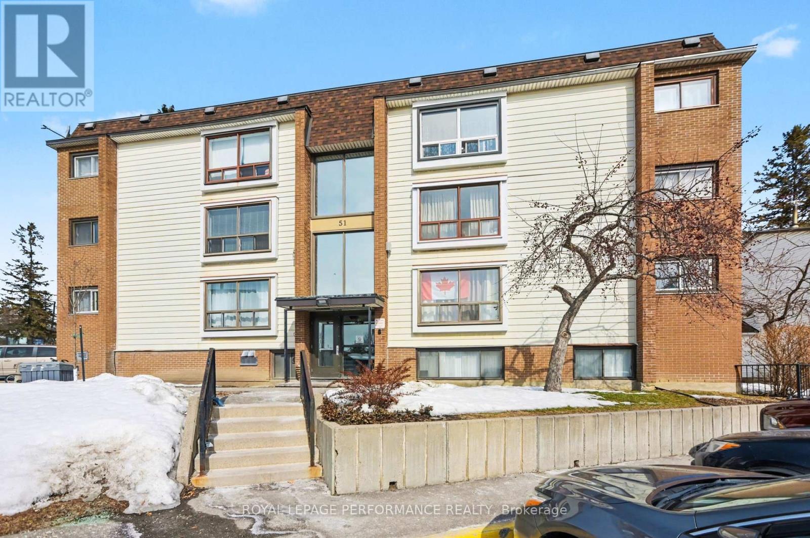 #8 51 SUMAC STREET - 3