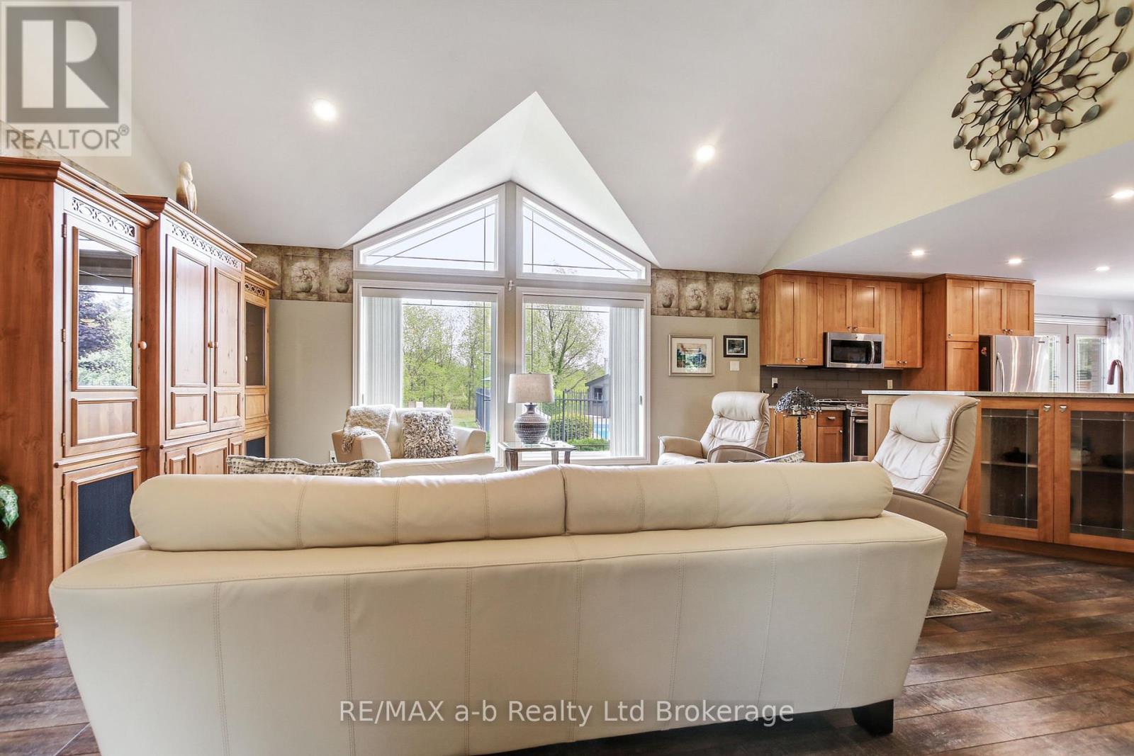 7 OTTERVIEW DRIVE - 20