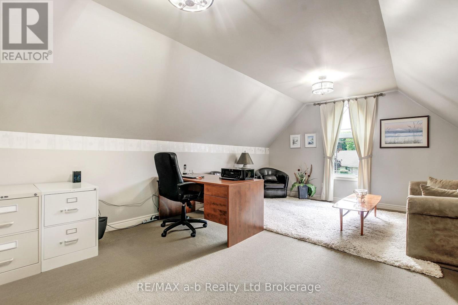 7 OTTERVIEW DRIVE - 22