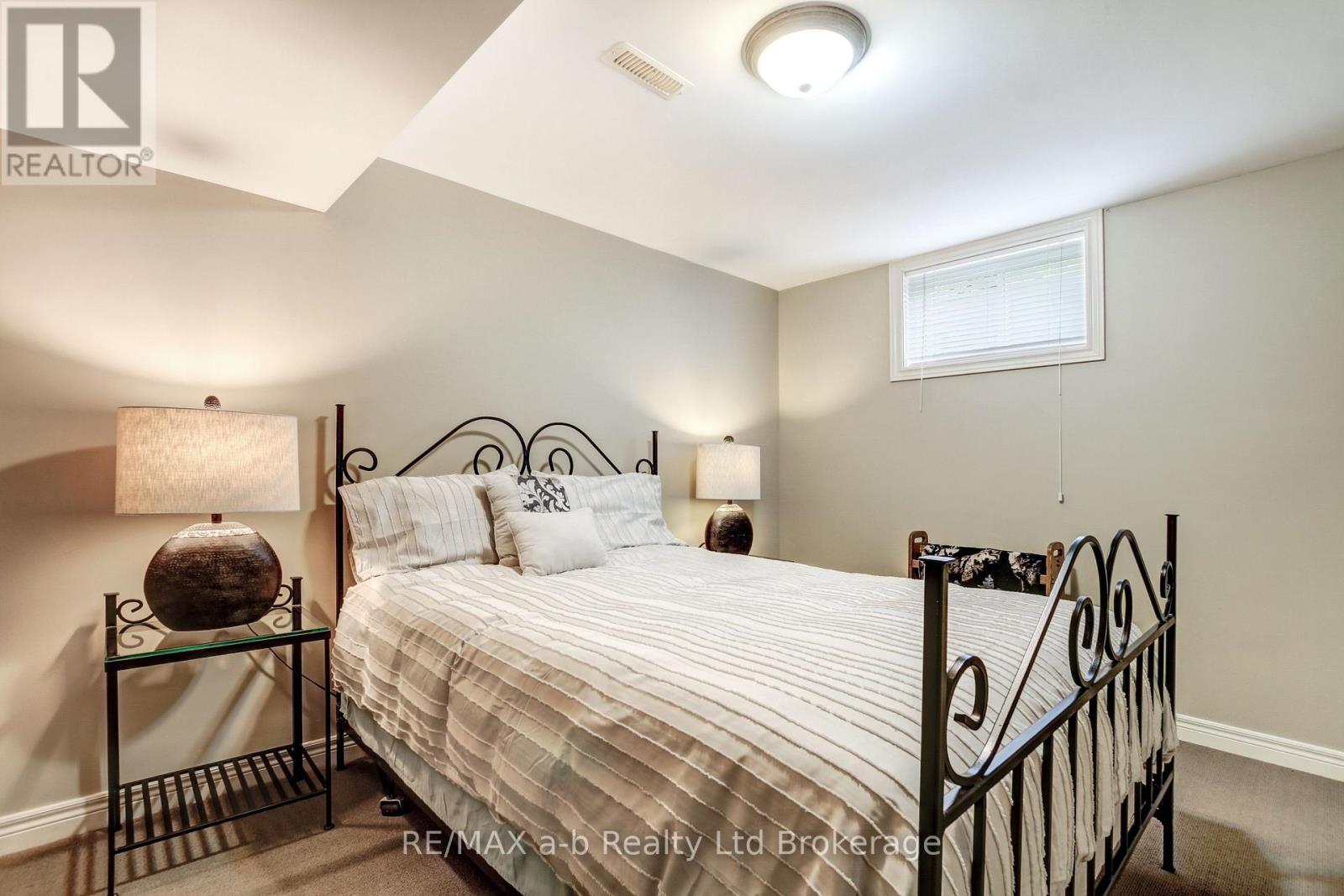 7 OTTERVIEW DRIVE - 31