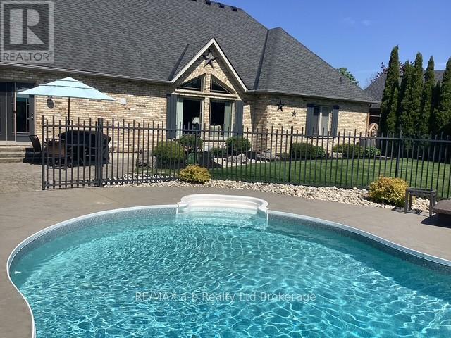7 OTTERVIEW DRIVE - 6