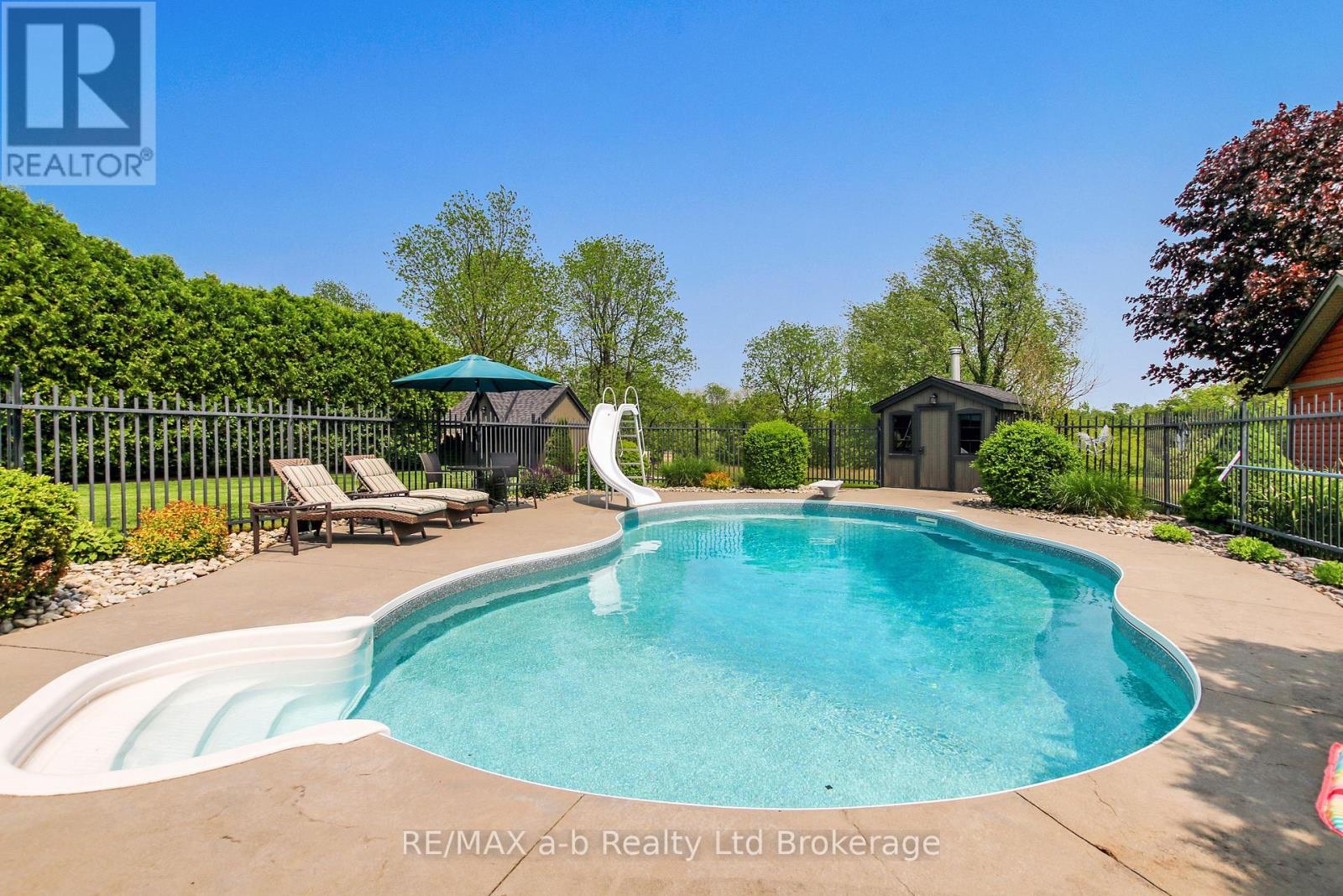 7 OTTERVIEW DRIVE - 8