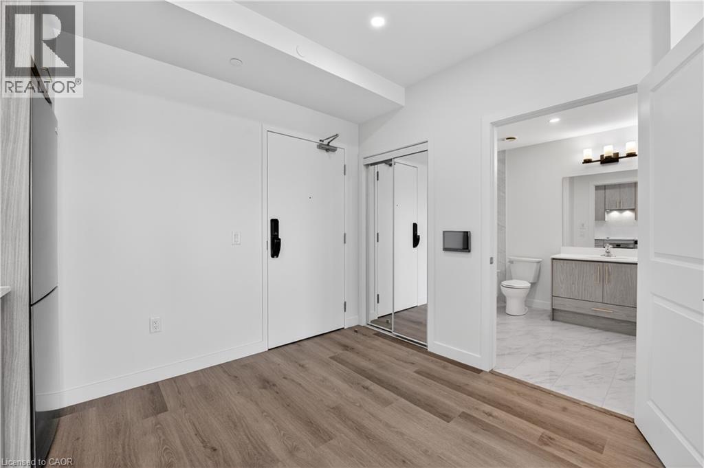 461 GREEN Road Unit# 321, Stoney Creek, Ontario, L8E0L5 — Photo 3