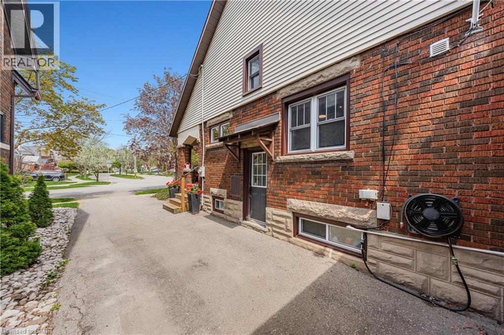 39 BORDEN Avenue N, Kitchener, Ontario, N2H3H9 — Photo 20