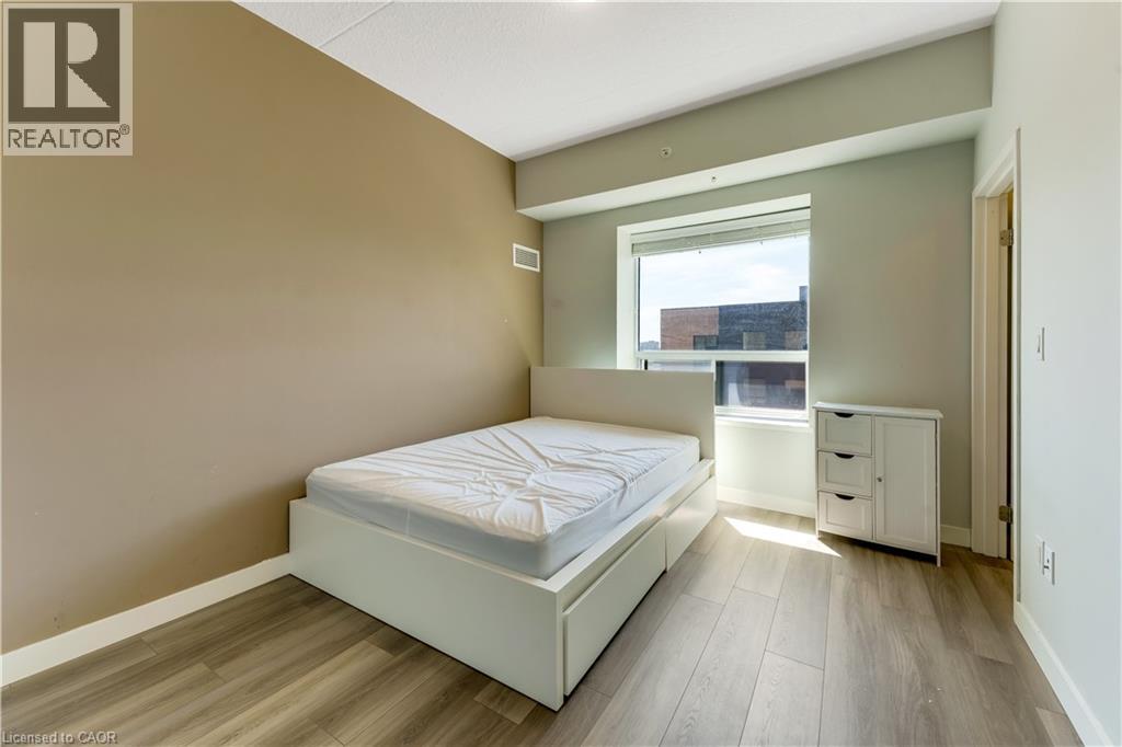 318 SPRUCE Street Unit# 1102, Waterloo, Ontario, N2L0E9 — Photo 4