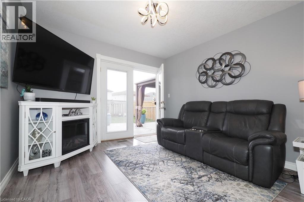 70 QUEEN CHARLOTTE Crescent, Kitchener, Ontario, N2E3N6 — Photo 25