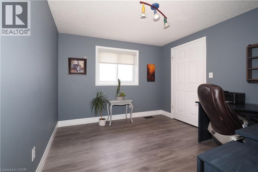 70 QUEEN CHARLOTTE Crescent - 36