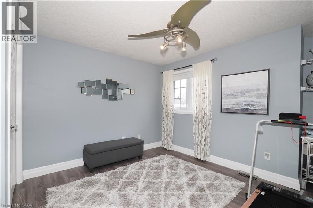 70 QUEEN CHARLOTTE Crescent, Kitchener, Ontario, N2E3N6 — Photo 14