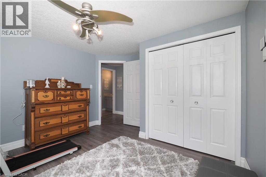 70 QUEEN CHARLOTTE Crescent, Kitchener, Ontario, N2E3N6 — Photo 37