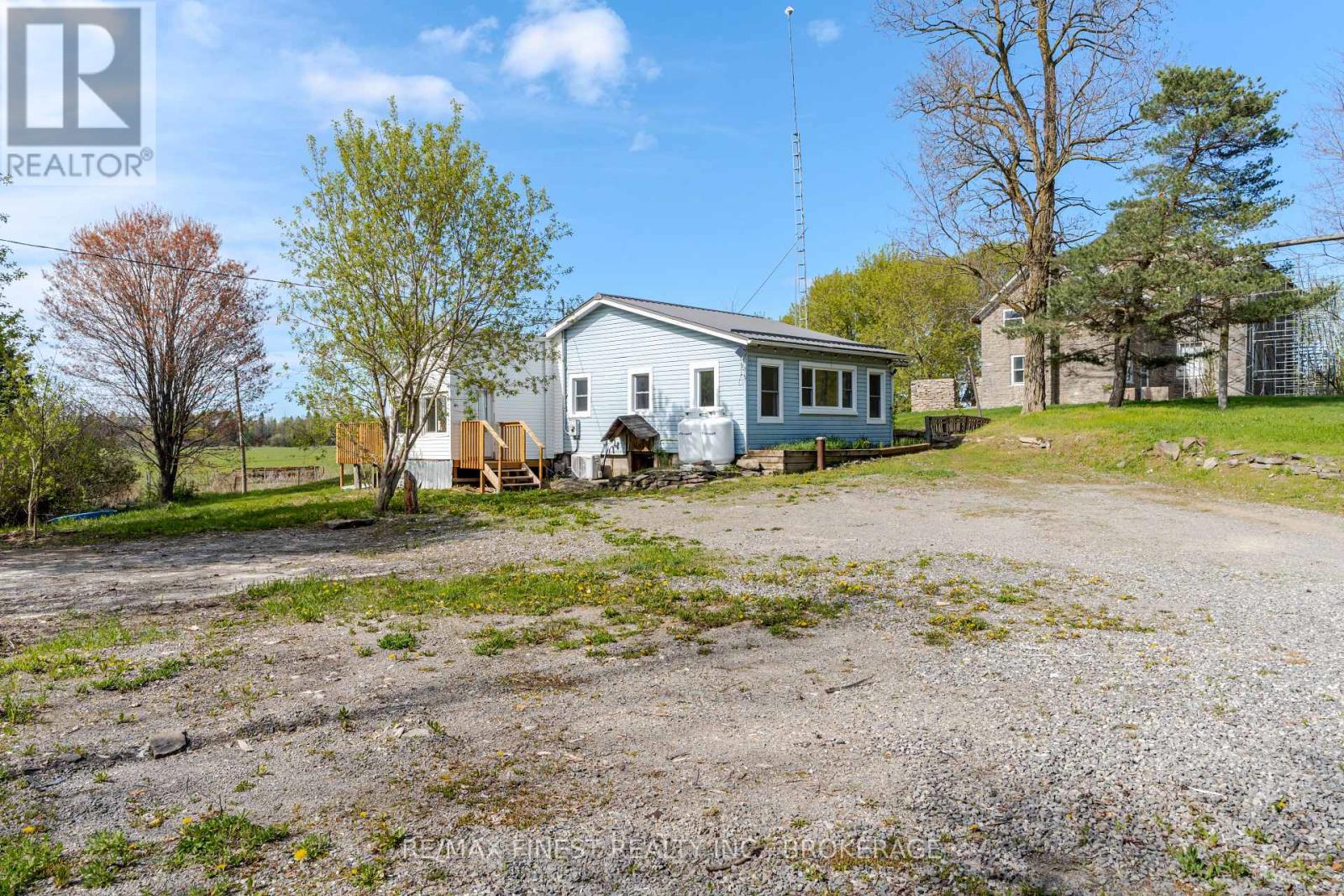 6804 6TH CONCESSION ROAD - 3