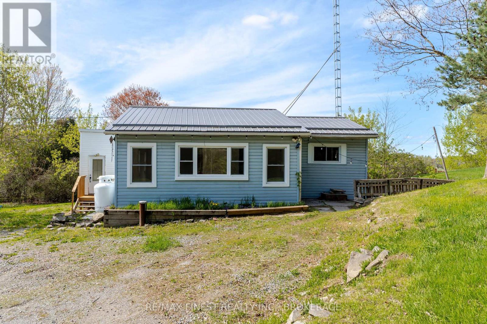 6804 6TH CONCESSION ROAD - 4