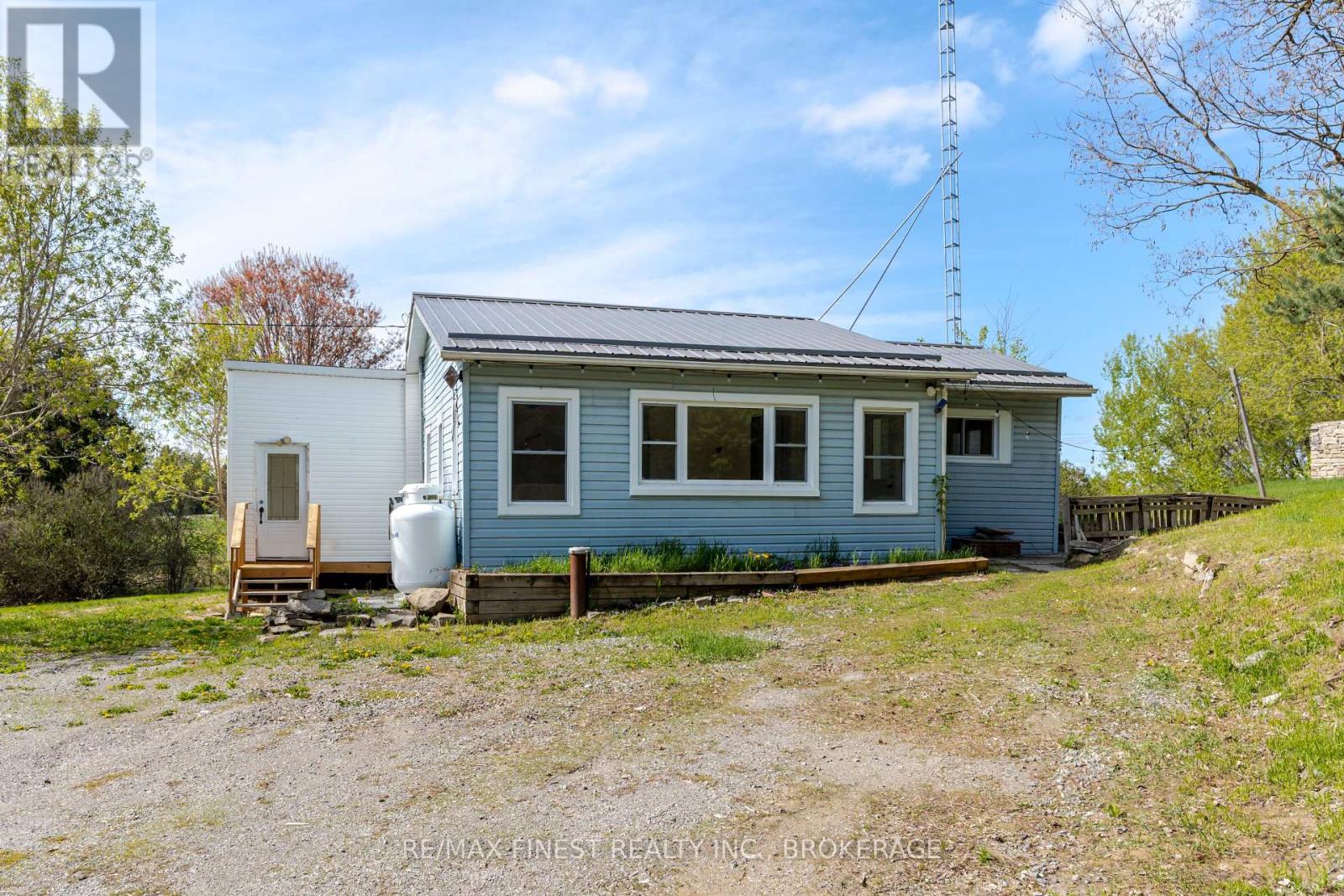 6804 6TH CONCESSION ROAD - 44
